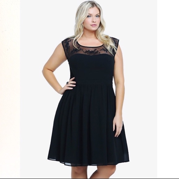 torrid Dresses & Skirts - Torrid Floral Embroider Black Dress Size 26